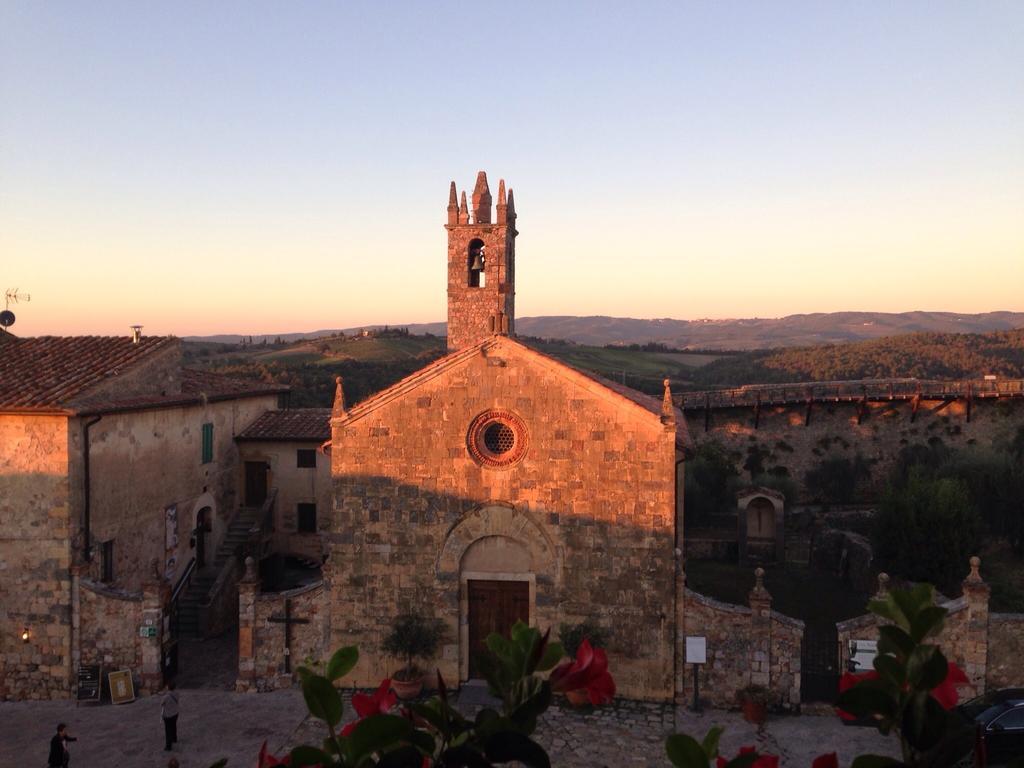 B&B In Piazza Monteriggioni Exterior photo